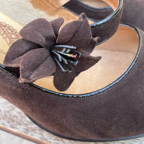 Sofft Women's Retro Geva Brown Suede Peep Toe Mary Jane Pumps Size 9W - Picture 7 of 13